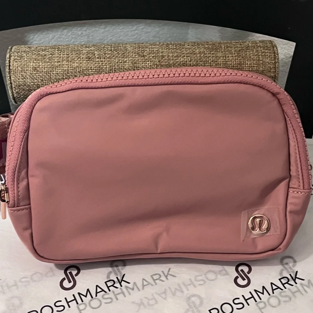 LULULEMON NWT AUTHENTIC EVERYWHERE WORDMARK 1L BELT BAG
